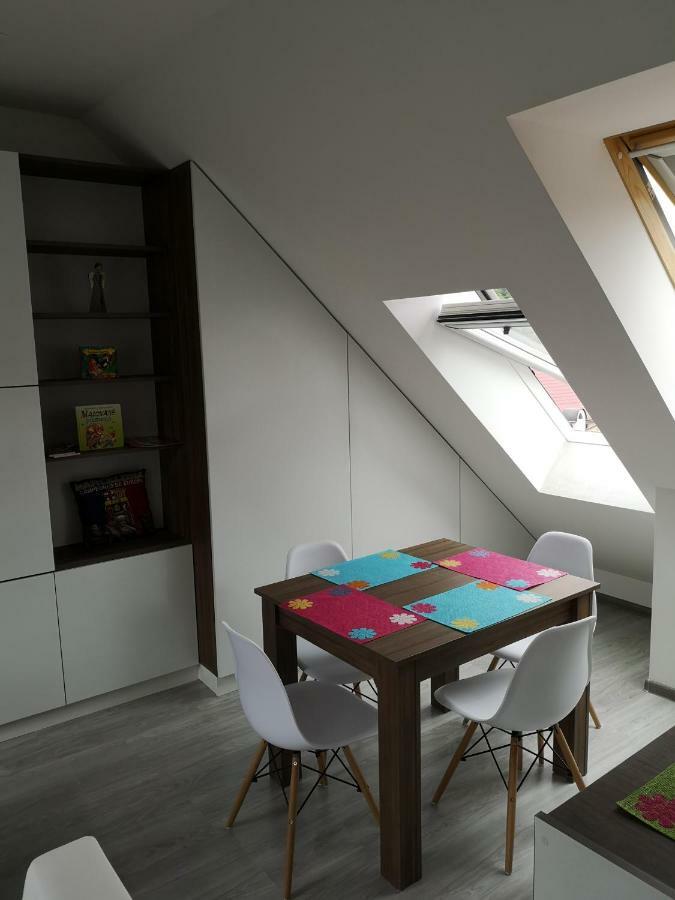 Centrum Apartman S- Dom บาร์เจโอ ภายนอก รูปภาพ